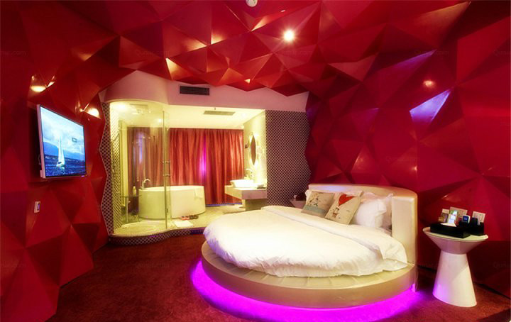 鄭州山楂樹連鎖情侶主題酒店客房裝修設(shè)計實景照片