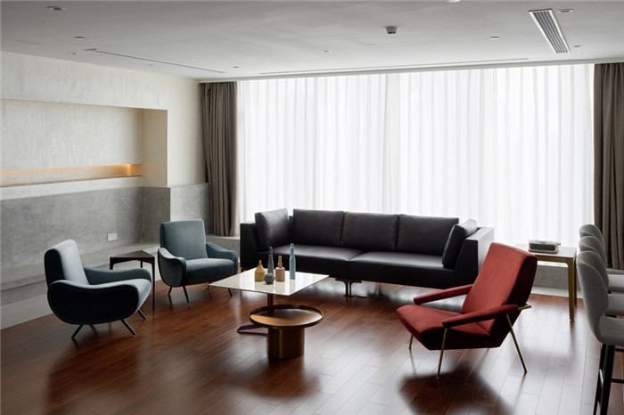 設(shè)計(jì)師的光影空間 大牌設(shè)計(jì)公司辦公室裝修設(shè)計(jì)案例 設(shè)計(jì)師的光影空間 大牌設(shè)計(jì)公司辦公室裝修設(shè)計(jì)案例