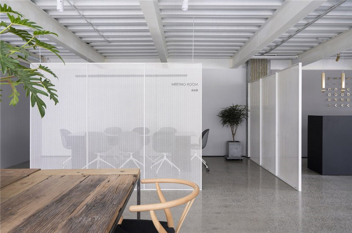 網(wǎng)紅工業(yè)風(fēng)辦公設(shè)計 美綿家居公司辦公室裝修實景圖 網(wǎng)紅工業(yè)風(fēng)辦公設(shè)計 美綿家居公司辦公室裝修實景圖