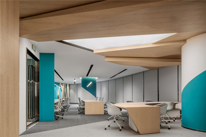 具有現(xiàn)代感的最美期科技公司開放式辦公室設(shè)計方案 具有現(xiàn)代感的最美期科技公司開放式辦公室設(shè)計方案