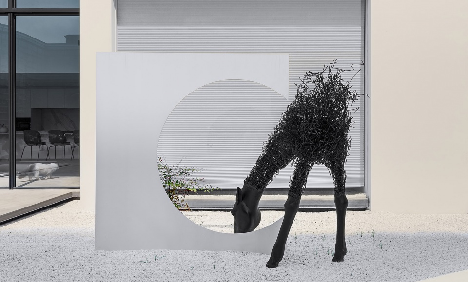 鄭州宏鈺堂辦公裝修公司推薦黑白灰極致美感辦公設(shè)計方案 鄭州宏鈺堂辦公裝修公司推薦黑白灰極致美感辦公設(shè)計方案