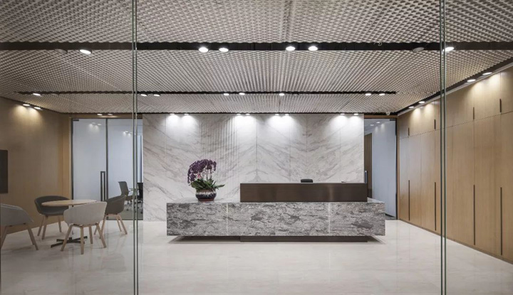 龍湖集團(tuán)總部辦公室接待大廳裝修實(shí)景圖 龍湖集團(tuán)總部辦公室接待大廳裝修實(shí)景圖