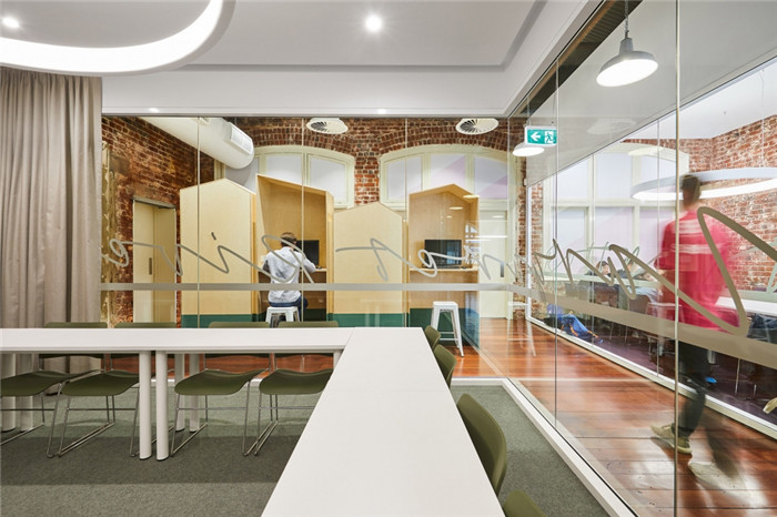 國外創(chuàng)意語言培訓(xùn)中心設(shè)計  EF新國際語言中心裝修設(shè)計方案