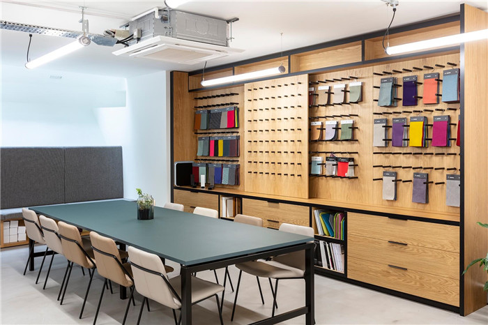 國外家具公司會議室裝修設(shè)計方案 國外家具公司會議室裝修設(shè)計方案