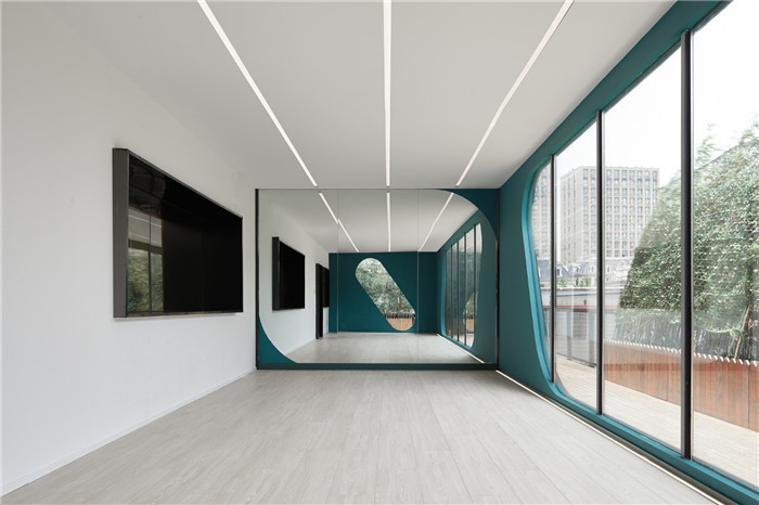 明亮通透的舞蹈教室裝修實(shí)景圖 明亮通透的舞蹈教室裝修實(shí)景圖