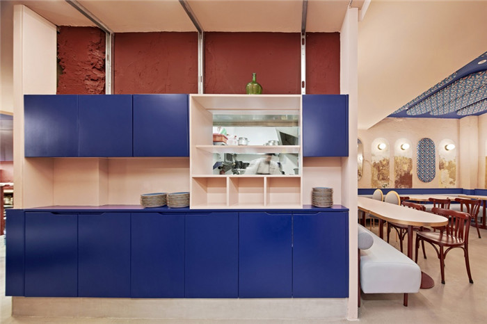 國外網(wǎng)紅復(fù)古餐廳設(shè)計  劇院主題餐廳裝修設(shè)計實景圖