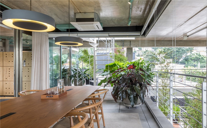 城市叢林主題工業(yè)風(fēng)綠色環(huán)保辦公室裝修設(shè)計案例 城市叢林主題工業(yè)風(fēng)綠色環(huán)保辦公室裝修設(shè)計案例