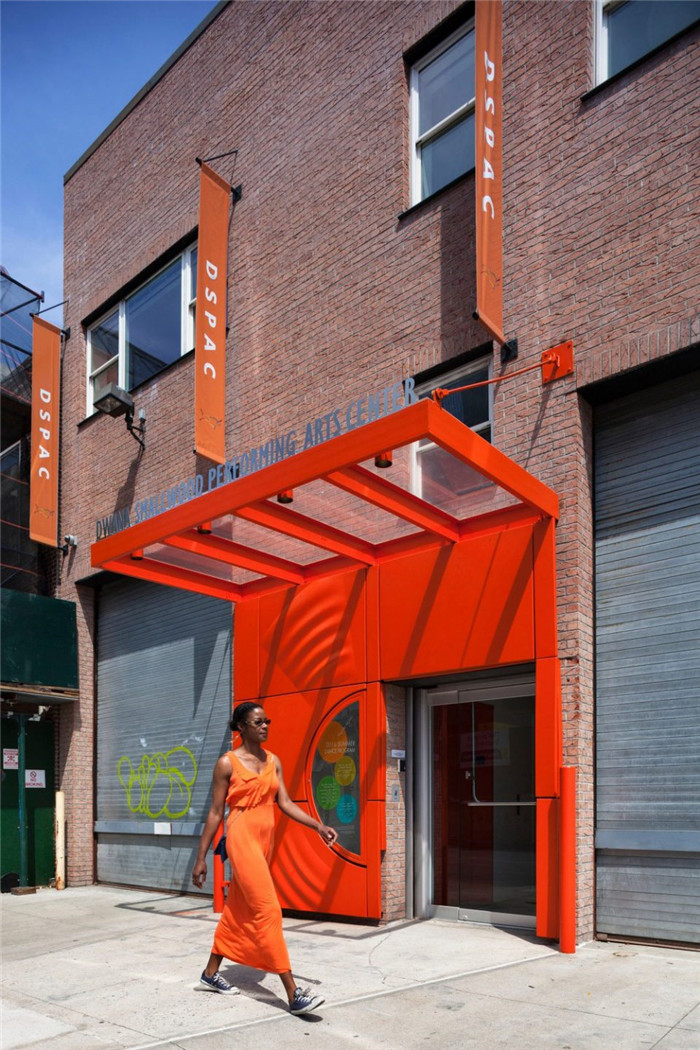 Dwana Smallwood國外青少年舞蹈培訓(xùn)機構(gòu)裝修實景圖 Dwana Smallwood國外青少年舞蹈培訓(xùn)機構(gòu)裝修實景圖