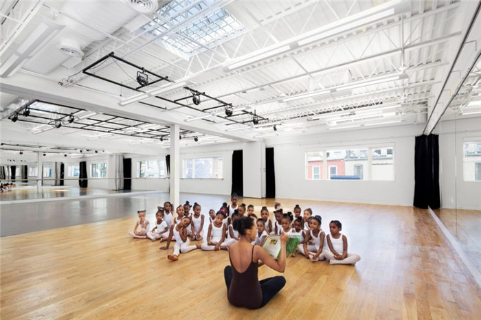 舞蹈教室裝修設(shè)計方案 舞蹈教室裝修設(shè)計方案