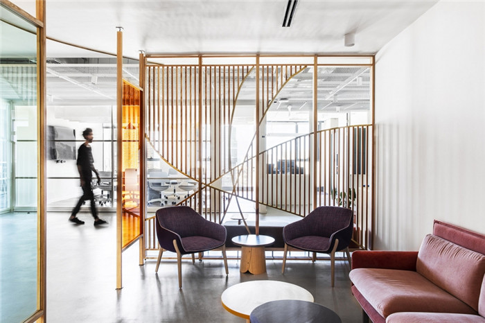 擁有嬌柔氣質(zhì)的高科技公司總部辦公室裝修設(shè)計(jì)方案 擁有嬌柔氣質(zhì)的高科技公司總部辦公室裝修設(shè)計(jì)方案