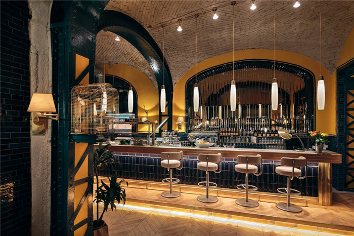 以復(fù)古劇院為靈感的波西米亞風(fēng)燒烤餐廳設(shè)計裝修實景圖 以復(fù)古劇院為靈感的波西米亞風(fēng)燒烤餐廳設(shè)計裝修實景圖