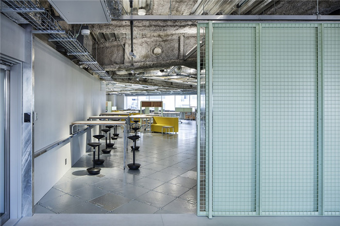 時尚人文辦公區(qū)裝修設(shè)計實景圖 時尚人文辦公區(qū)裝修設(shè)計實景圖