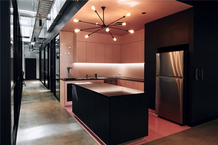 時(shí)尚簡(jiǎn)約的開放休息區(qū)裝修設(shè)計(jì)實(shí)景圖 時(shí)尚簡(jiǎn)約的開放休息區(qū)裝修設(shè)計(jì)實(shí)景圖