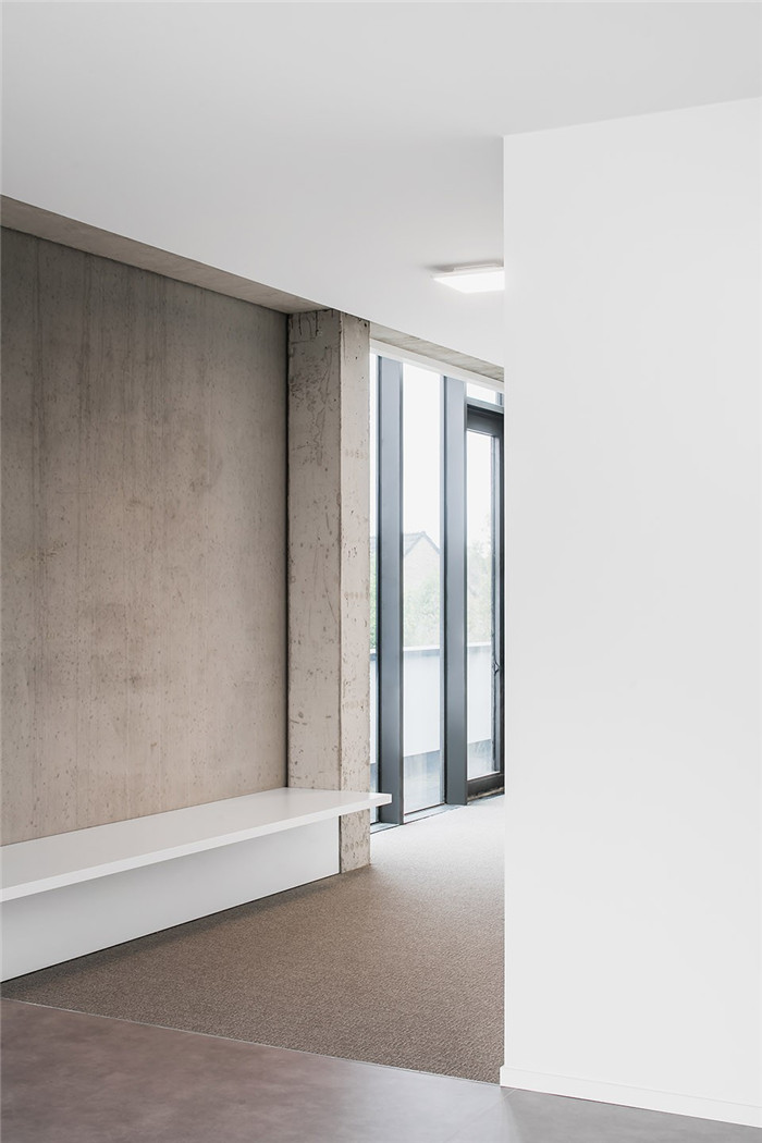 簡(jiǎn)約風(fēng)會(huì)計(jì)事務(wù)所走廊裝修效果圖 簡(jiǎn)約風(fēng)會(huì)計(jì)事務(wù)所走廊裝修效果圖