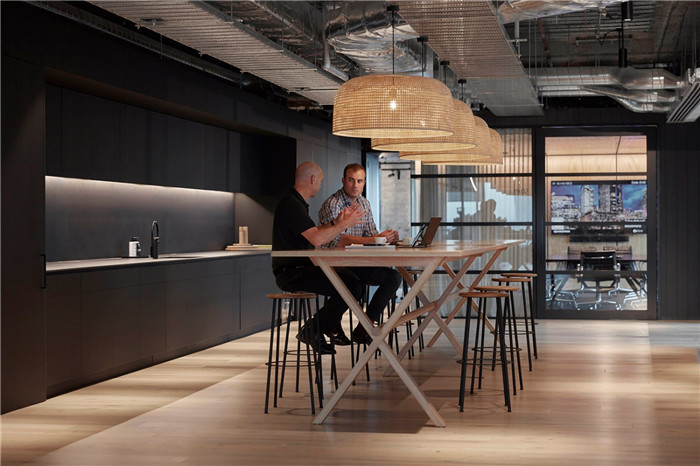 簡約時尚風(fēng)辦公室裝修休息區(qū)實景圖 簡約時尚風(fēng)辦公室裝修休息區(qū)實景圖