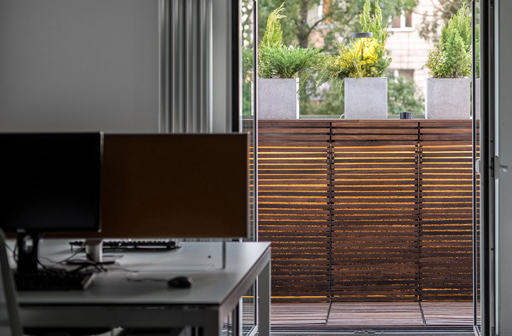 烏克蘭極簡黑白灰辦公室裝修設(shè)計案例賞析