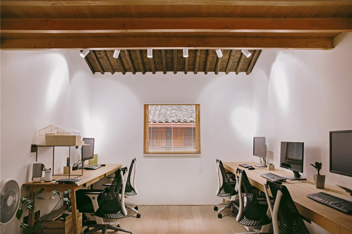 富有文化內(nèi)涵的建筑設(shè)計(jì)工作室二樓辦公區(qū)裝修效果圖 富有文化內(nèi)涵的建筑設(shè)計(jì)工作室二樓辦公區(qū)裝修效果圖