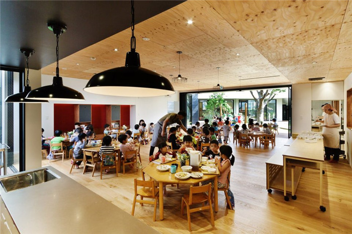 靈動自然的幼兒園餐廳裝修設(shè)計效果圖 靈動自然的幼兒園餐廳裝修設(shè)計效果圖