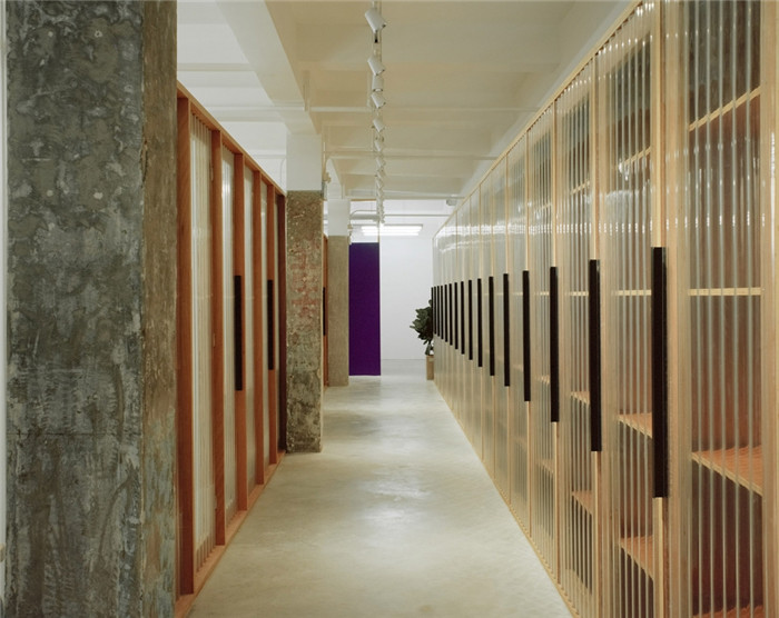 國際藝術(shù)教育中心走廊裝修設(shè)計效果圖 國際藝術(shù)教育中心走廊裝修設(shè)計效果圖