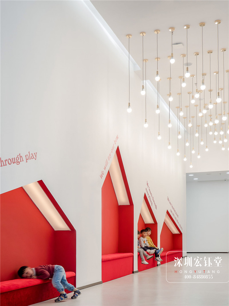 Windsor雙語幼兒園走廊裝修設(shè)計(jì)實(shí)景圖