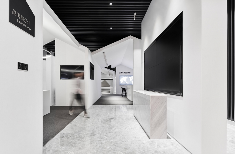 高科技服務企業(yè)展廳裝修設計全景