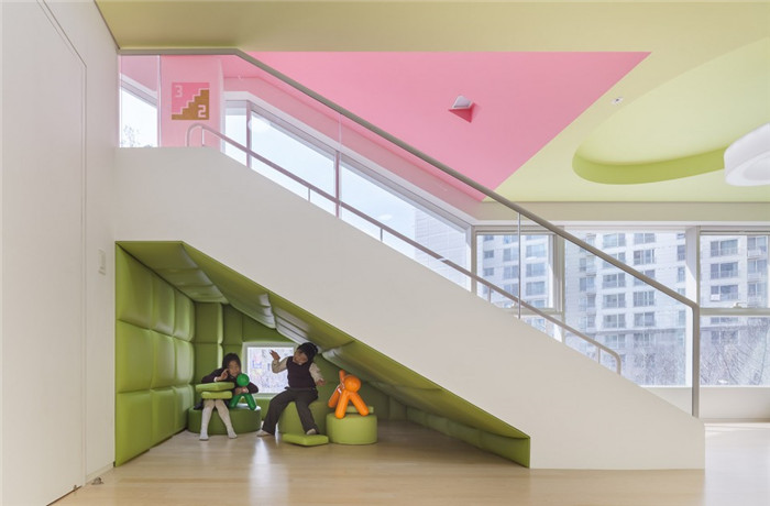 首爾花朵幼兒園樓梯裝修設(shè)計(jì) 首爾花朵幼兒園樓梯裝修設(shè)計(jì)