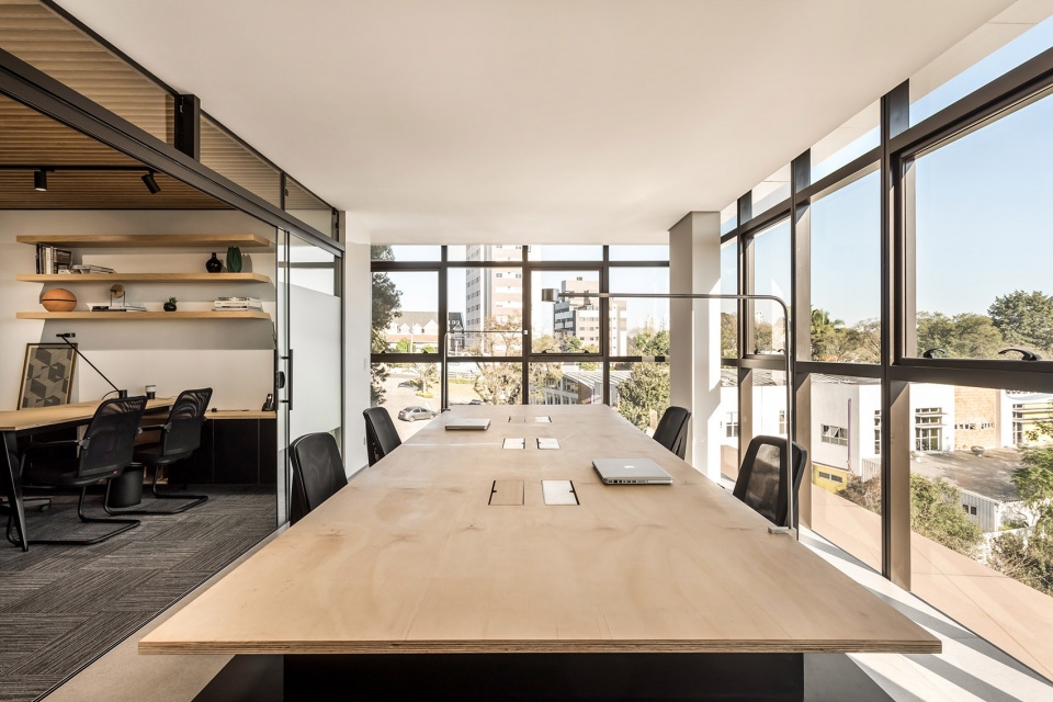 企業(yè)總部辦公室辦公區(qū)裝修 企業(yè)總部辦公室辦公區(qū)裝修