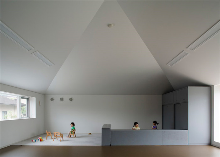 如家庭般溫馨的熊本幼兒園教室裝修設(shè)計(jì)效果圖 如家庭般溫馨的熊本幼兒園教室裝修設(shè)計(jì)效果圖