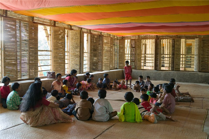 南亞傳統(tǒng)居民土著特色學(xué)校教室裝修設(shè)計(jì)效果圖 南亞傳統(tǒng)居民土著特色學(xué)校教室裝修設(shè)計(jì)效果圖