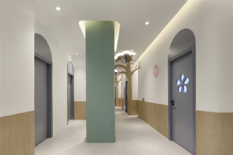 布丁兒童情商早教機構走廊裝修實景圖