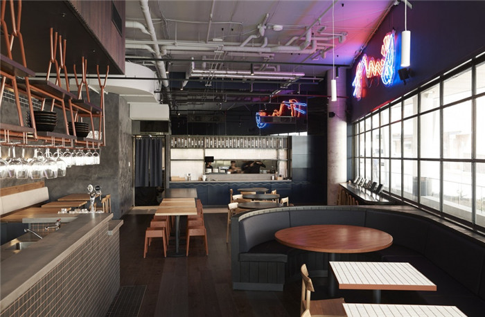 傳統(tǒng)和當(dāng)代日本文化碰撞  特色日式拉面店裝修設(shè)計(jì)方案