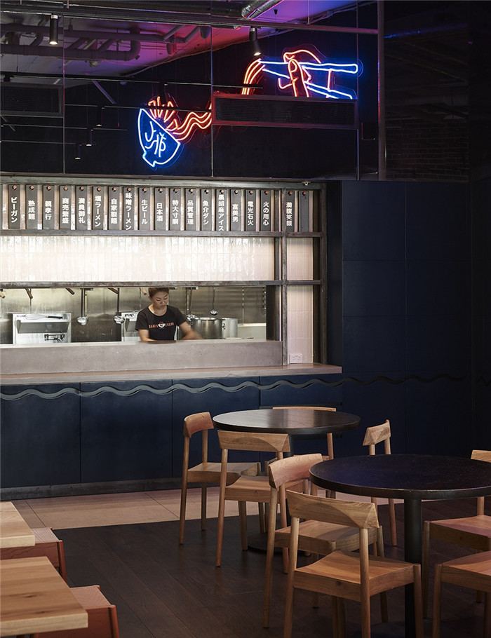 傳統(tǒng)和當(dāng)代日本文化碰撞  特色日式拉面店裝修設(shè)計(jì)方案