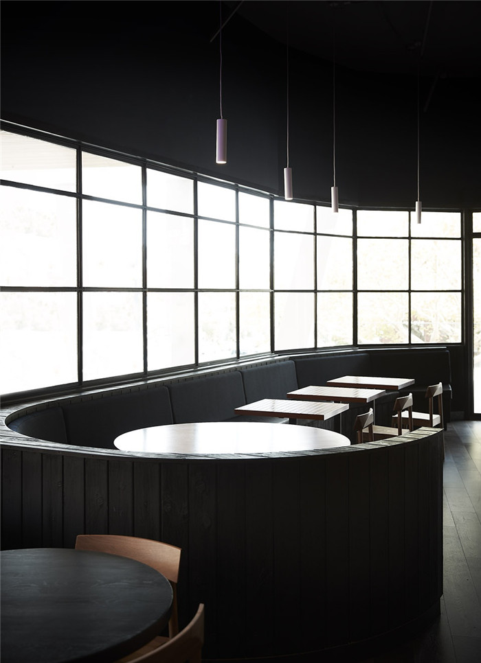 傳統(tǒng)和當(dāng)代日本文化碰撞  特色日式拉面店裝修設(shè)計(jì)方案