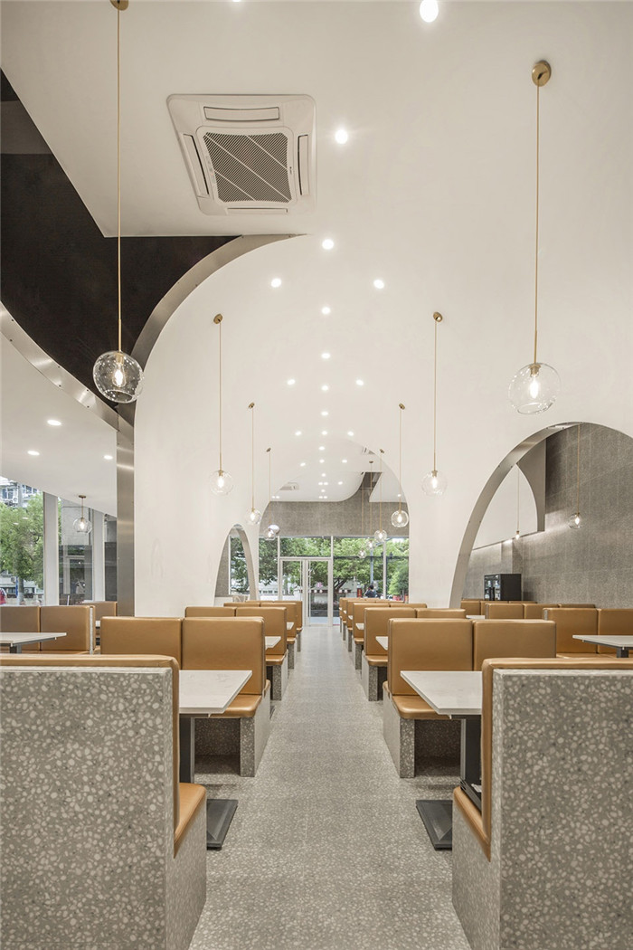 顛覆傳統(tǒng)印象  國(guó)內(nèi)最新潮燒烤店裝修設(shè)計(jì)實(shí)景圖