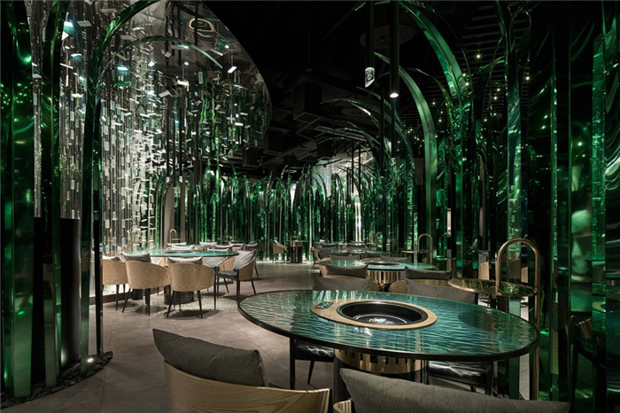 超有創(chuàng)意的奇幻椰林主題椰子雞火鍋店裝修實景圖