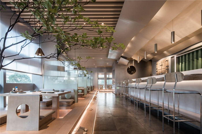 鄭州連鎖餐飲裝修公司分享壽司大連鎖餐廳裝修設(shè)計