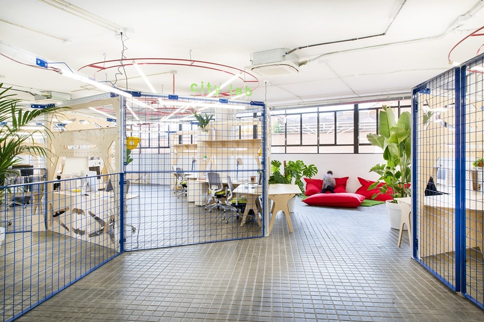 國(guó)外創(chuàng)新辦公室過(guò)道裝修 國(guó)外創(chuàng)新辦公室過(guò)道裝修