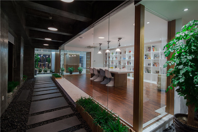 超現(xiàn)實辦公室裝修