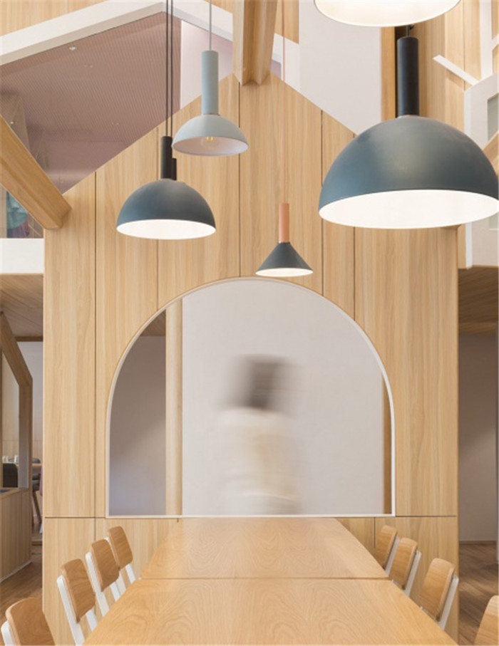 鄭州宏鈺堂分享原木色樹屋主題親子餐廳裝修設(shè)計案例
