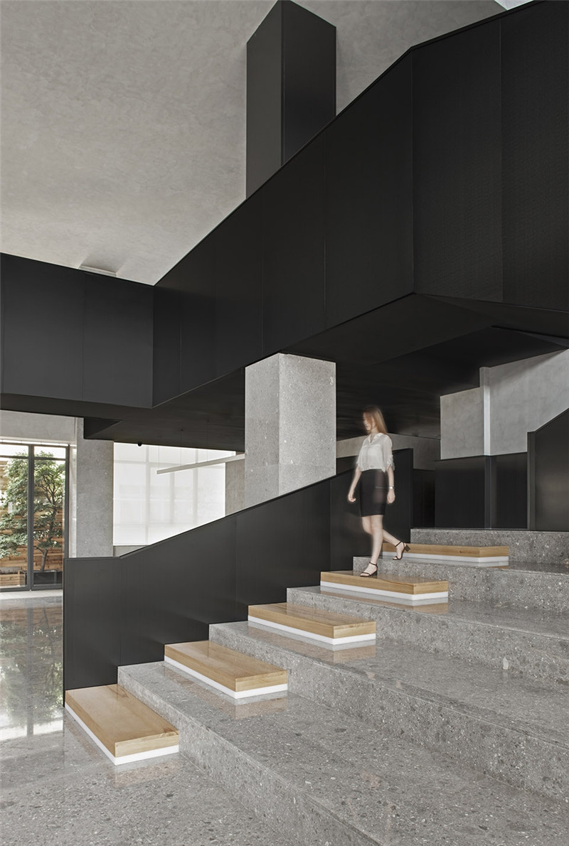 總部辦公樓樓梯裝修 總部辦公樓樓梯裝修