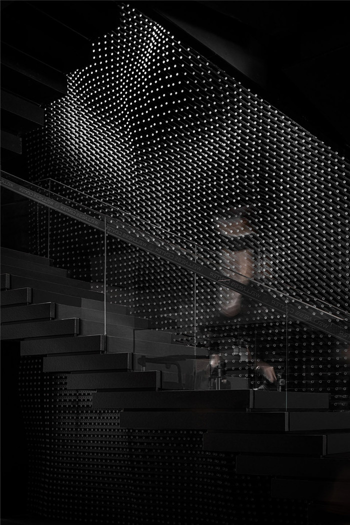 理念超前的辦公室樓梯裝修設(shè)計方案 理念超前的辦公室樓梯裝修設(shè)計方案