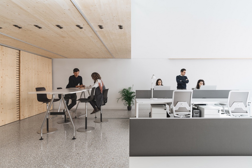 舊辦公樓開放辦公區(qū)裝修改造 舊辦公樓開放辦公區(qū)裝修改造