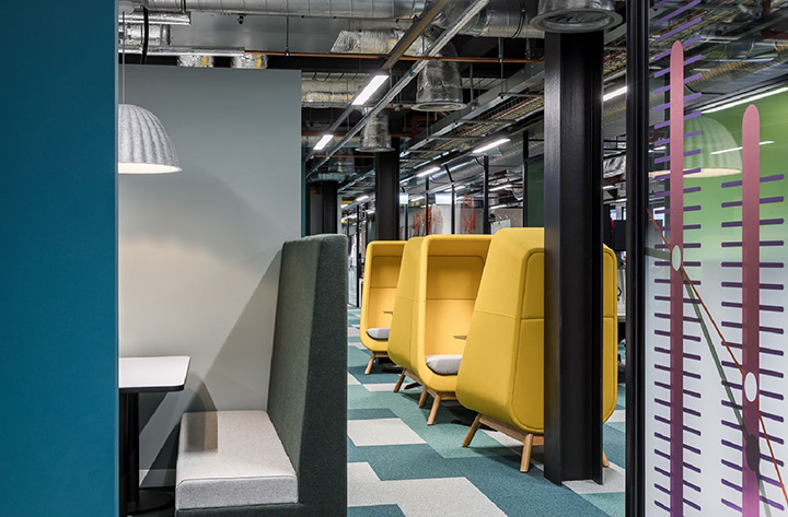 多彩時(shí)尚 知名游戲開發(fā)公司總部辦公室裝修設(shè)計(jì)方案 多彩時(shí)尚 知名游戲開發(fā)公司總部辦公室裝修設(shè)計(jì)方案