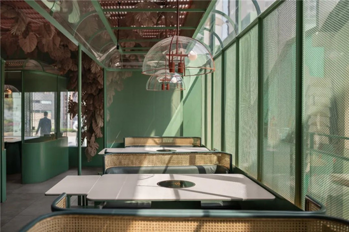 薄荷綠色系清新自然的特色火鍋店裝修設(shè)計實景圖 薄荷綠色系清新自然的特色火鍋店裝修設(shè)計實景圖