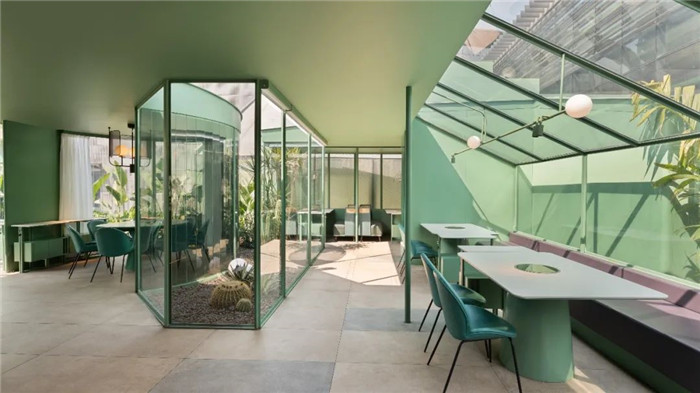 薄荷綠色系清新自然的特色火鍋店裝修設(shè)計實景圖 薄荷綠色系清新自然的特色火鍋店裝修設(shè)計實景圖