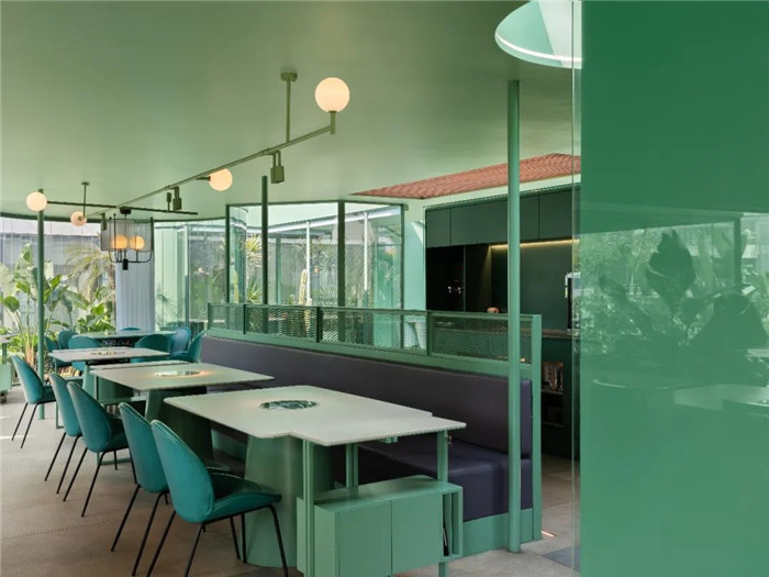 薄荷綠色系清新自然的特色火鍋店裝修設(shè)計實景圖 薄荷綠色系清新自然的特色火鍋店裝修設(shè)計實景圖