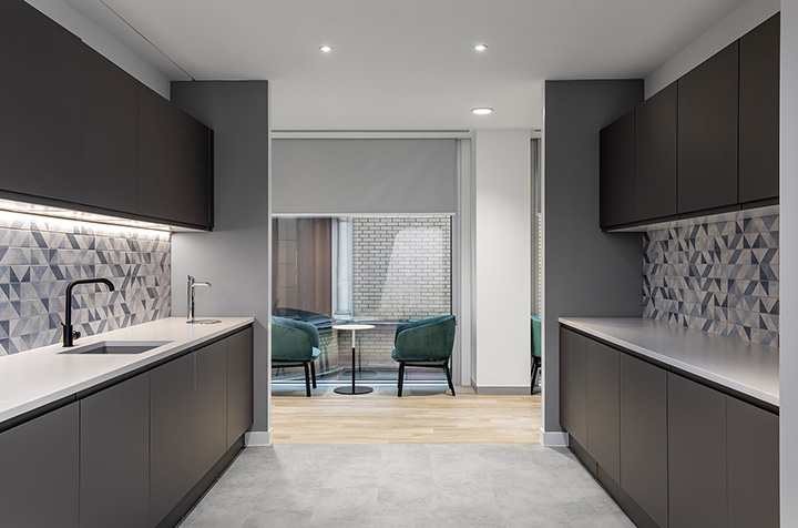 時(shí)尚優(yōu)雅的人壽保險(xiǎn)公司倫敦總部辦公室茶水間裝修設(shè)計(jì)圖 時(shí)尚優(yōu)雅的人壽保險(xiǎn)公司倫敦總部辦公室茶水間裝修設(shè)計(jì)圖