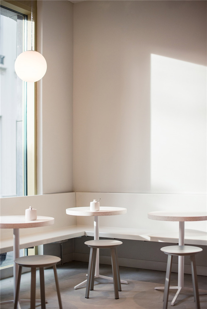 鄭州裝修公司宏鈺堂推薦國外極簡風(fēng)咖啡廳設(shè)計方案 鄭州裝修公司宏鈺堂推薦國外極簡風(fēng)咖啡廳設(shè)計方案