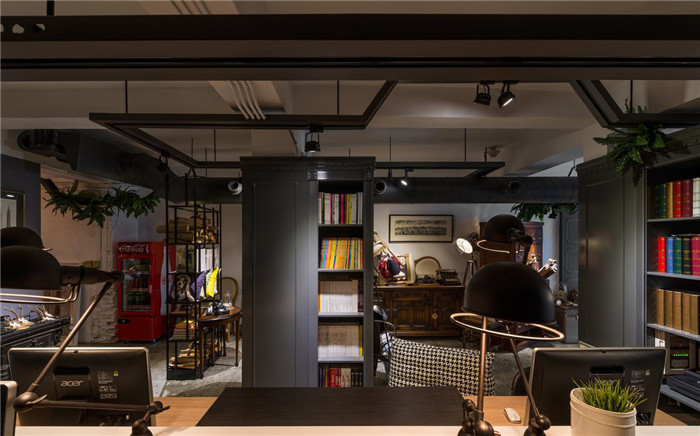 復(fù)古工業(yè)風(fēng)軟裝家具公司辦公兼展廳裝修設(shè)計(jì)方案