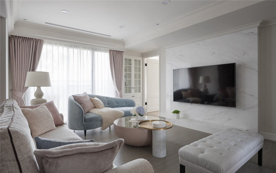 鄭州美式優(yōu)雅大平層客廳裝修設(shè)計(jì)實(shí)景圖